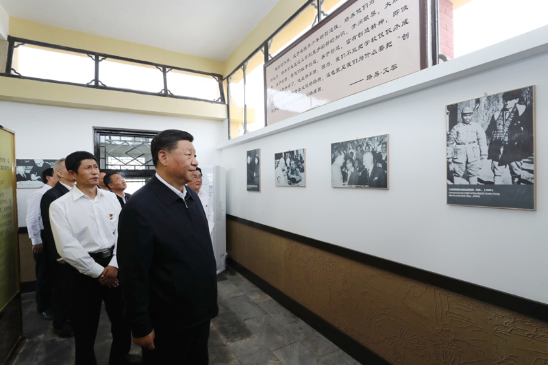 8月19日至22日，中共中央總書記、國家主席、中央軍委主席習近平在甘肅考察。這是20日下午，習近平在張掖市山丹培黎學校參觀學校創辦人路易·艾黎故居。